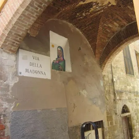 Centro Storico Magica Viola * פרוג'ה